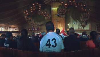 'No perdemos la esperanza', padres de los 43 peregrinan a la Basílica de Guadalupe