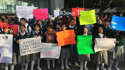 Caos vial en Periférico Sur; protestan por la reconstrucción de una secundaria