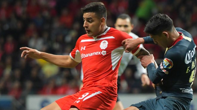 ¡Amaury Vergara hace oficial la llegada de Alexis Vega a Chivas!