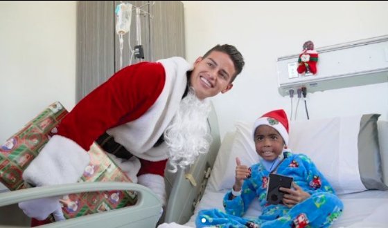 El emotivo gesto navideño de James Rodríguez con niños con cáncer