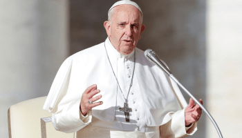 El papa Francisco pide a sacerdotes pederastas que se entreguen a la justicia civil