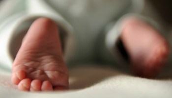 CNDH recomienda reparación de daño a padres de bebé fallecida en el IMSS