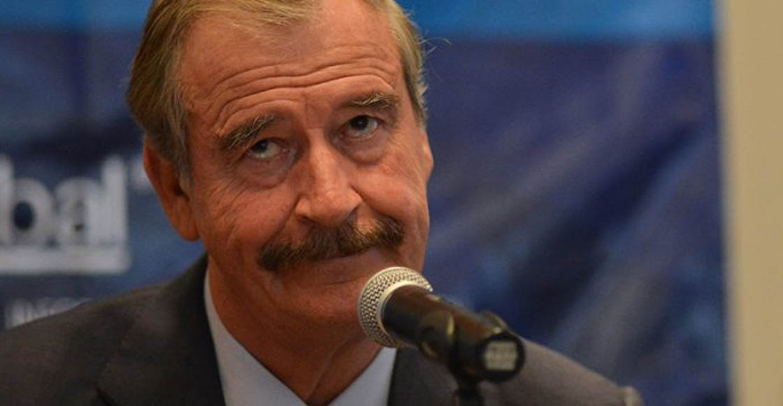 Vicente Fox confunde la bandera mexicana y el internet le aplica un "ya 100tc cñor"