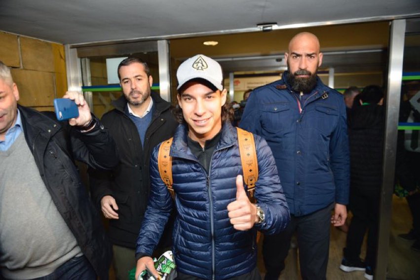 ¡Diego Lainez llegó a España! Aquí sus primeras imágenes previo a reportar con el Betis