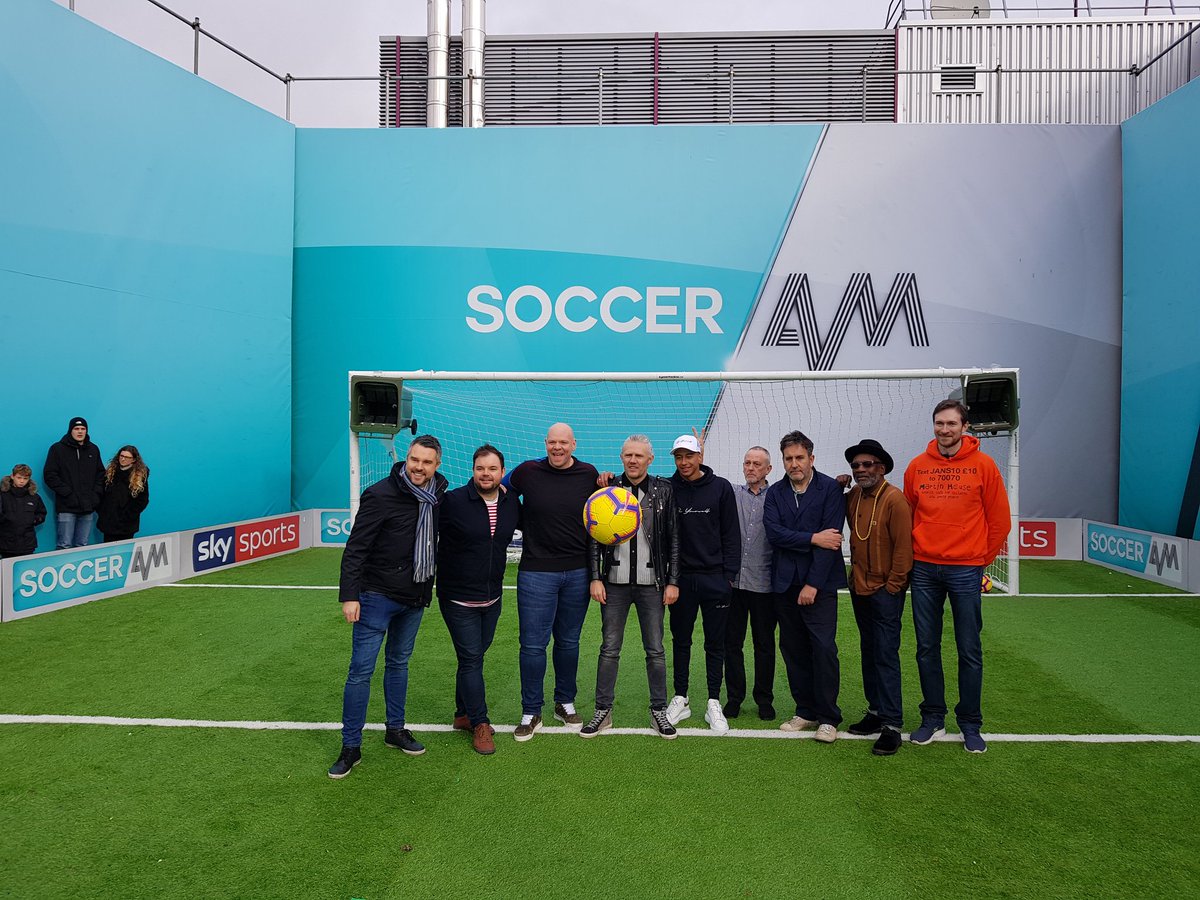 Jesse Lingard regaló dinero a fanáticos después de que perdieran un reto por su culpa