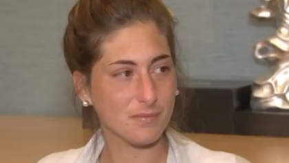 Hermana de Emiliano Sala pide entre lágrimas que "por favor no dejen de buscarlos"