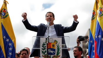 Juan Guaidó se proclama presidente interino de Venezuela ante el régimen de Maduro
