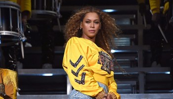 Demandan a Beyoncé (sitio web) por no incluir herramientas para débiles visuales