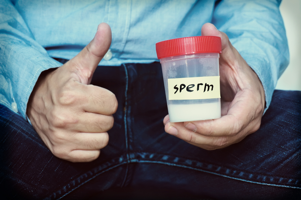 Y en las notas raras del día: Este hombre se inyectó su semen para curar un dolor de espalda