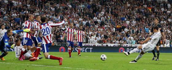 Recordemos el día que un gol de ‘Chicharito’ eliminó al Atlético de la Champions League