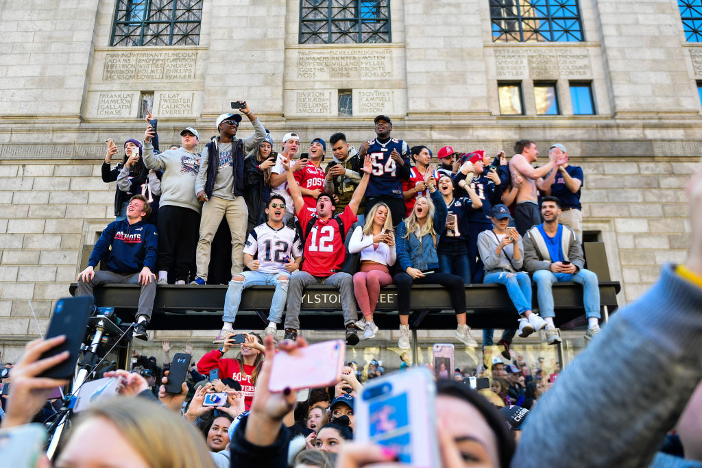 ¡Ah no bueeno! Fans de los Patriots protagonizan pelea en festejos por el Super Bowl