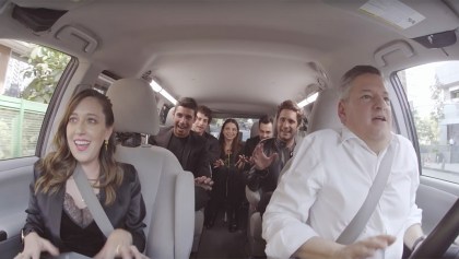 Netflix anuncia sus primeras oficinas en México con este carpool lleno de personajes de serie