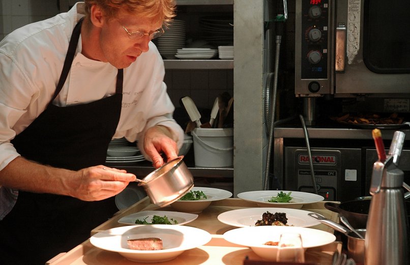 El restaurante “Riff” con una estrella Michellín, mató a una persona e intoxicó a  29  más 