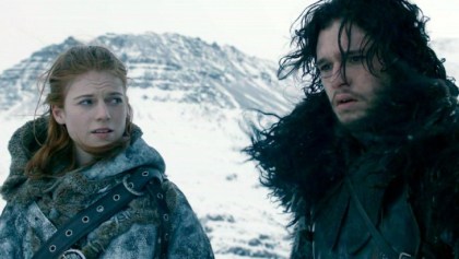 Jon Snow junto a Ygritte