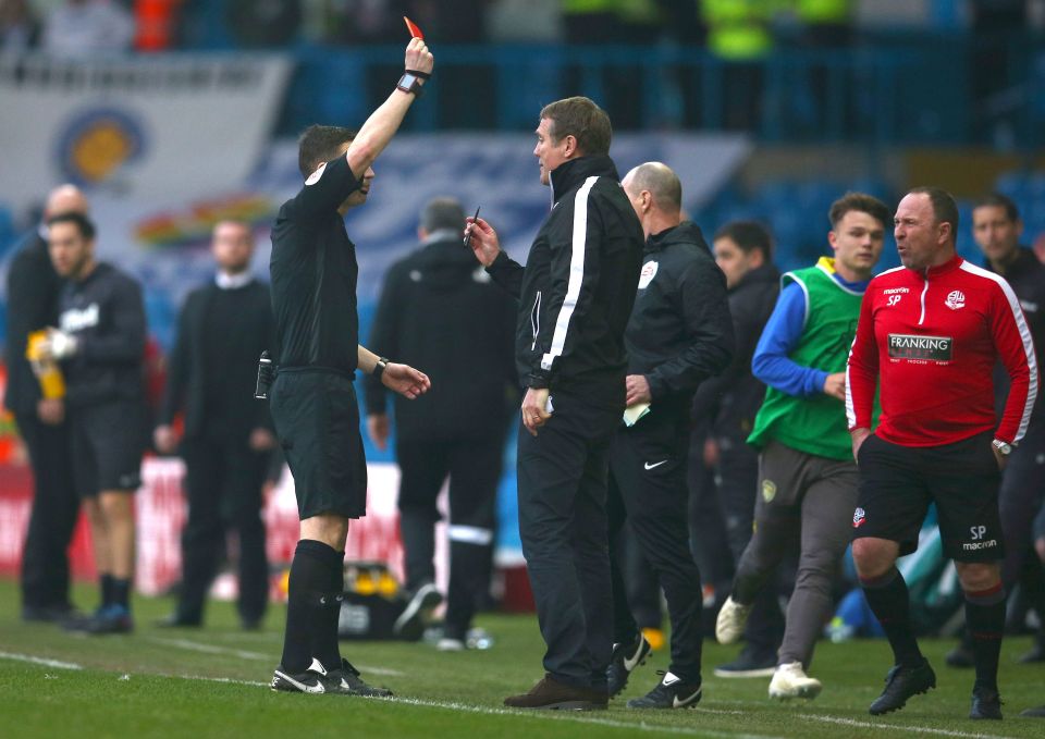 Botella de agua provocó pelea campal entre el Leeds United del ‘Loco’ Bielsa y Bolton