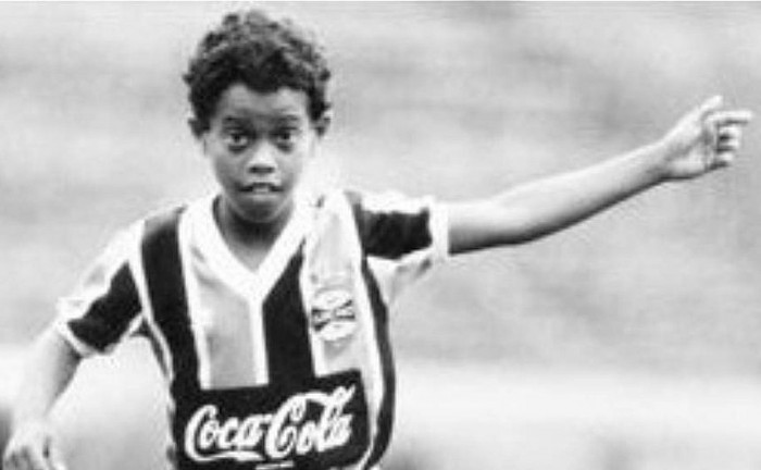Recordemos el día que Ronaldinho maravilló al mundo haciendo 23 goles