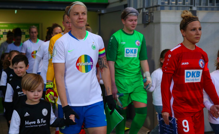 El uniforme 'arcoíris' con el que Wolfsburg pretende apoyar la diversidad sexual en Alemania