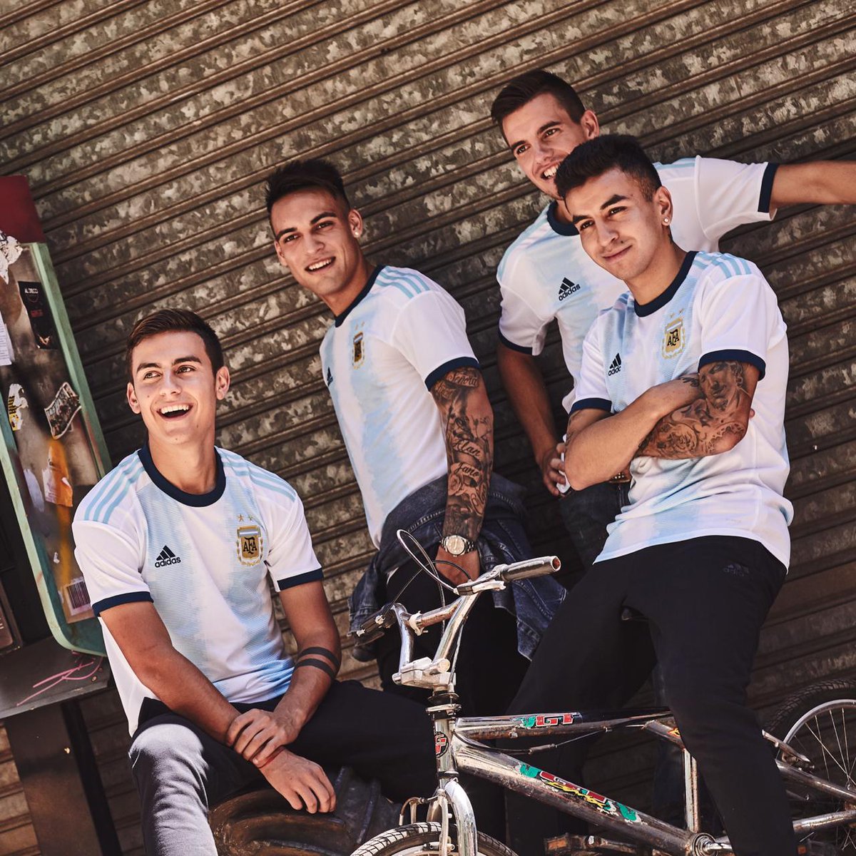 Con 'elegancia y estilo', Argentina presentó su uniforme para la Copa América 2019