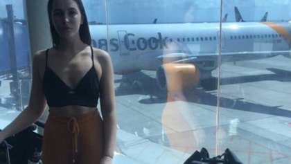 WTF?! Una aerolínea quiso bajar del avión a una chica por vestir de manera "provocativa"