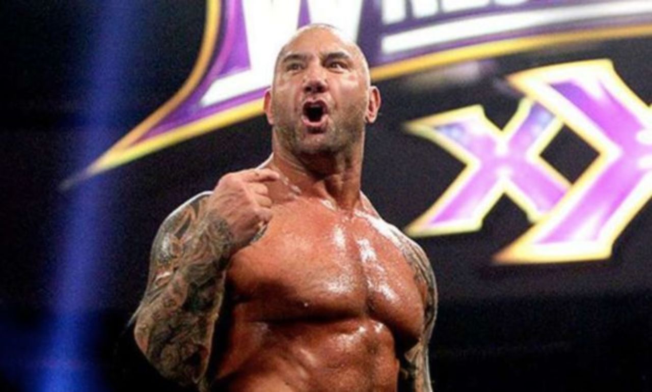 ¡Hay tiro, Carlitos! Batista amenazó con liquidar a Triple H en Wrestlemania