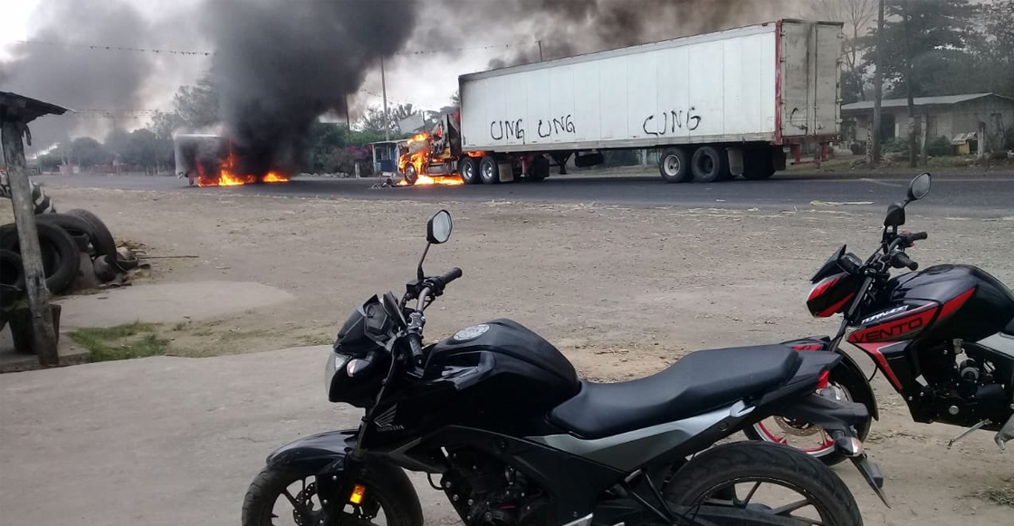 Presuntos integrantes del CJNG realizan bloqueos en Veracruz e incendian tráileres
