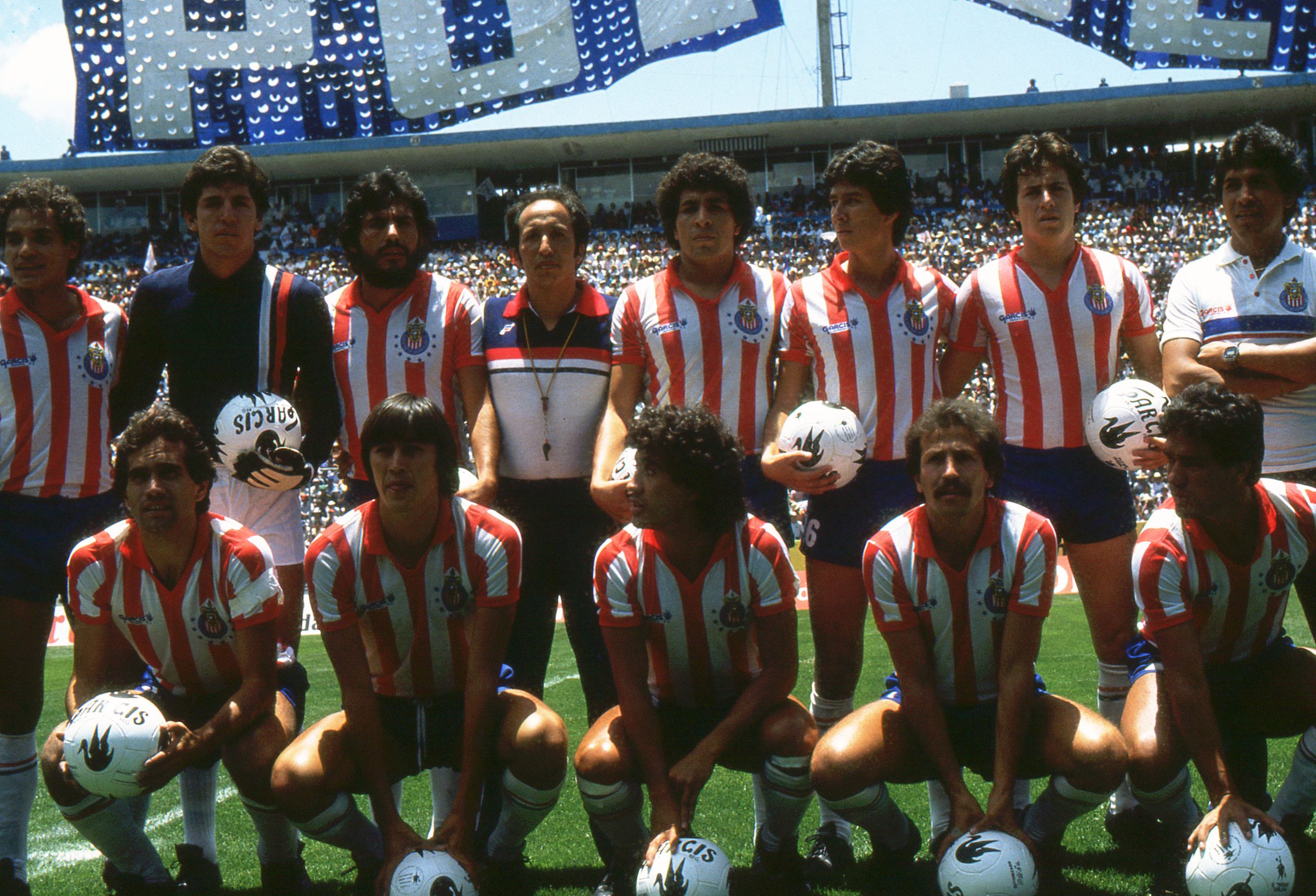 El día que un Clásico entre América y Chivas dejó un asesinato y un suicidio