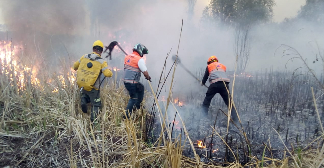 ¡Otra vez! Se reporta incendio en pastizal de Xochimilco, en la Ciudad de México