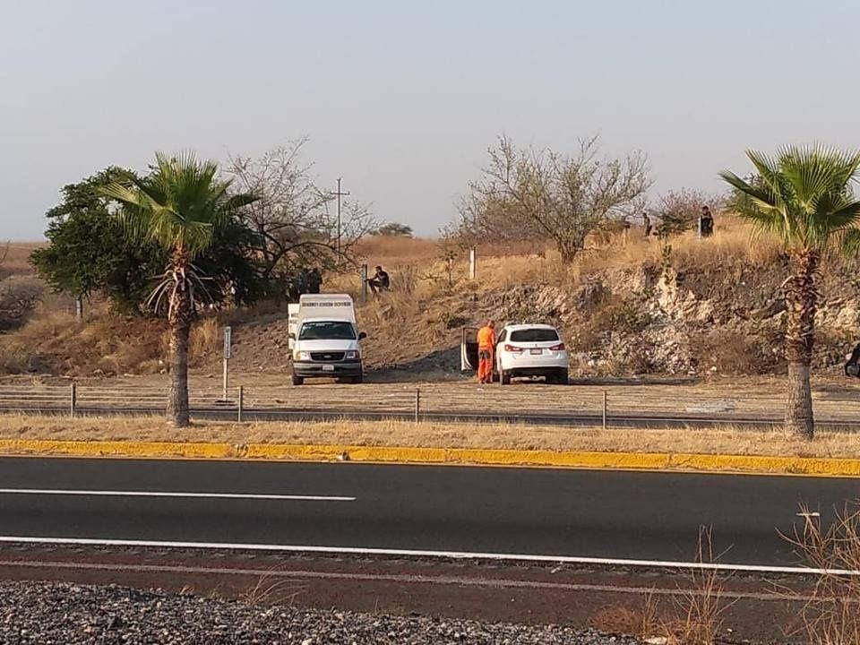 Mueren al arrojarse en caída libre