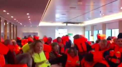 ¡El crucero del terror! En Noruega, un barco casi naufraga con 1, 300 personas a bordo 🛳