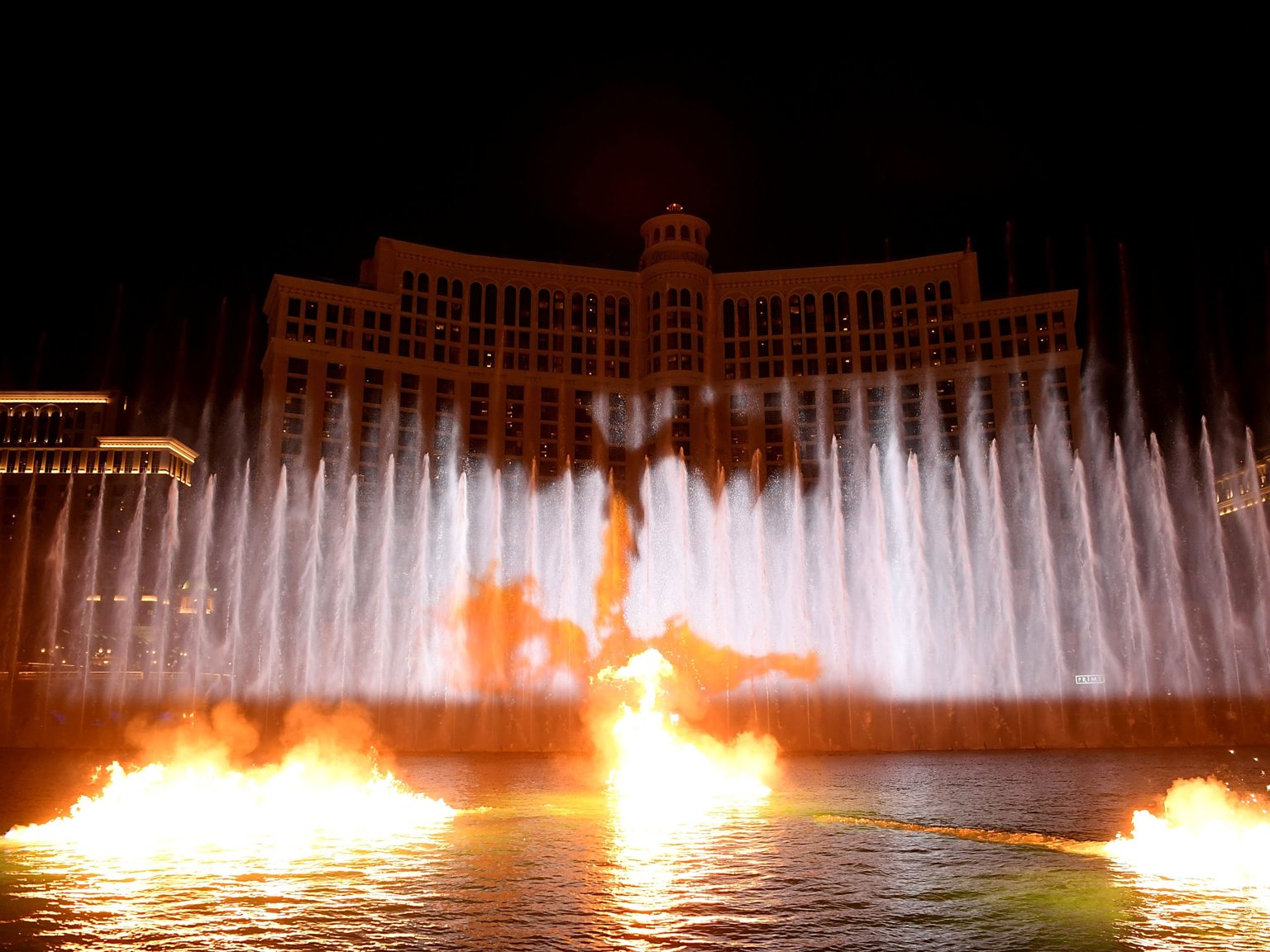 ¡WOW! Mira el increíble show de luces y agua de Game of Thrones que hicieron en Las Vegas