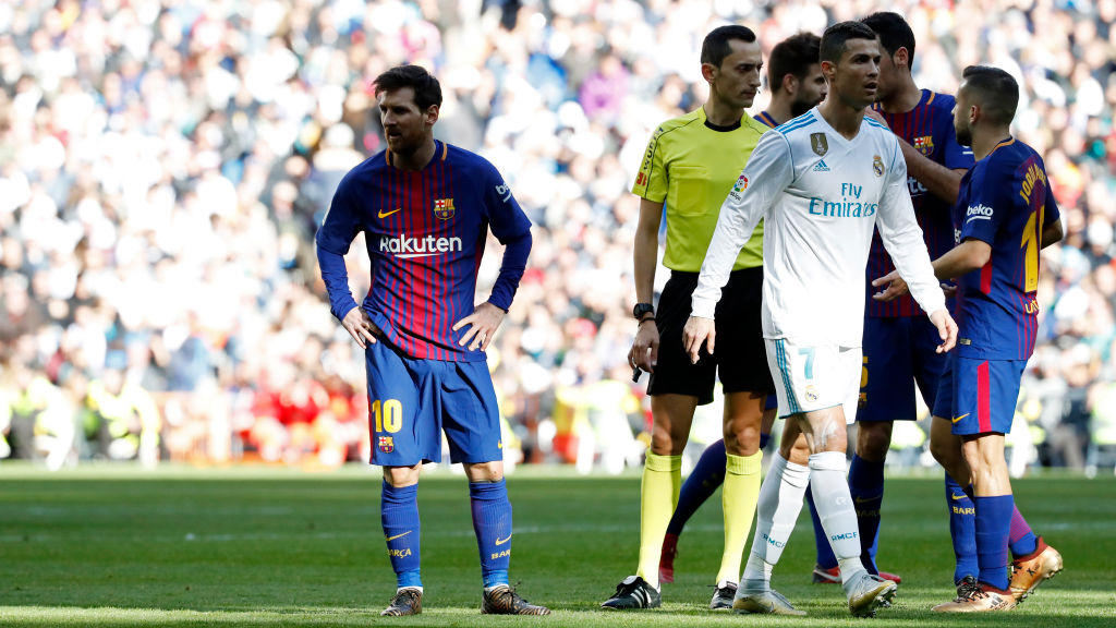 La polémica portada de 'France Football' con Messi y Cristiano besándose y un 'propósito oculto'