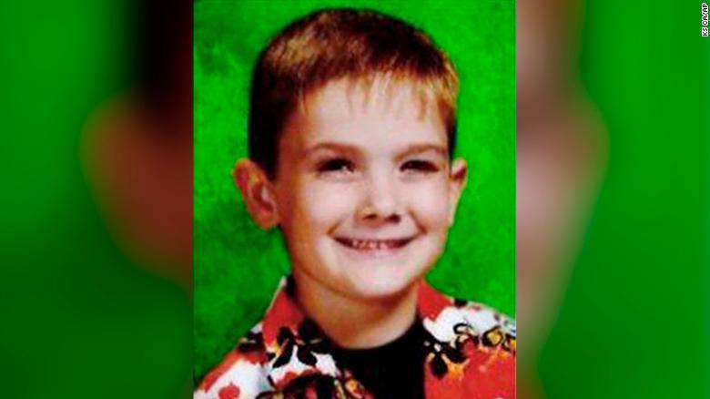 Un adolescente apareció en EUA y dice ser un niño que se perdió hace 7 años