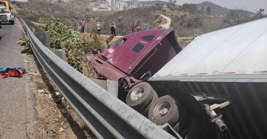 Accidente sobre la carretera Chamapa-Lechería deja al menos 6 muertos