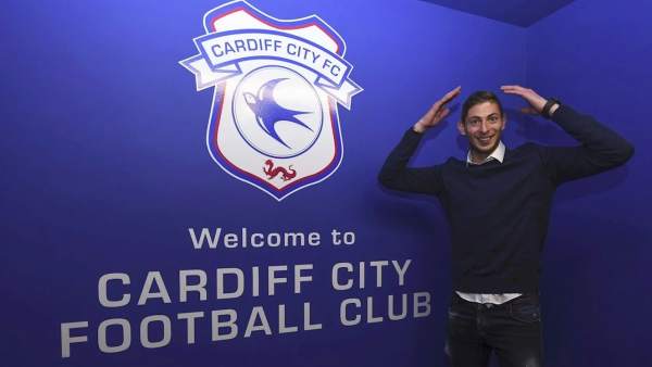 Cardiff entregó a la FIFA documentos 'oficiales' para no pagar fichaje de Emiliano Sala