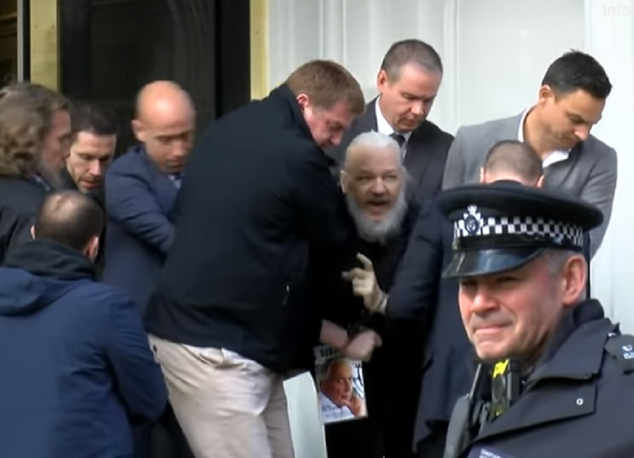 JUlian Assange es detenido