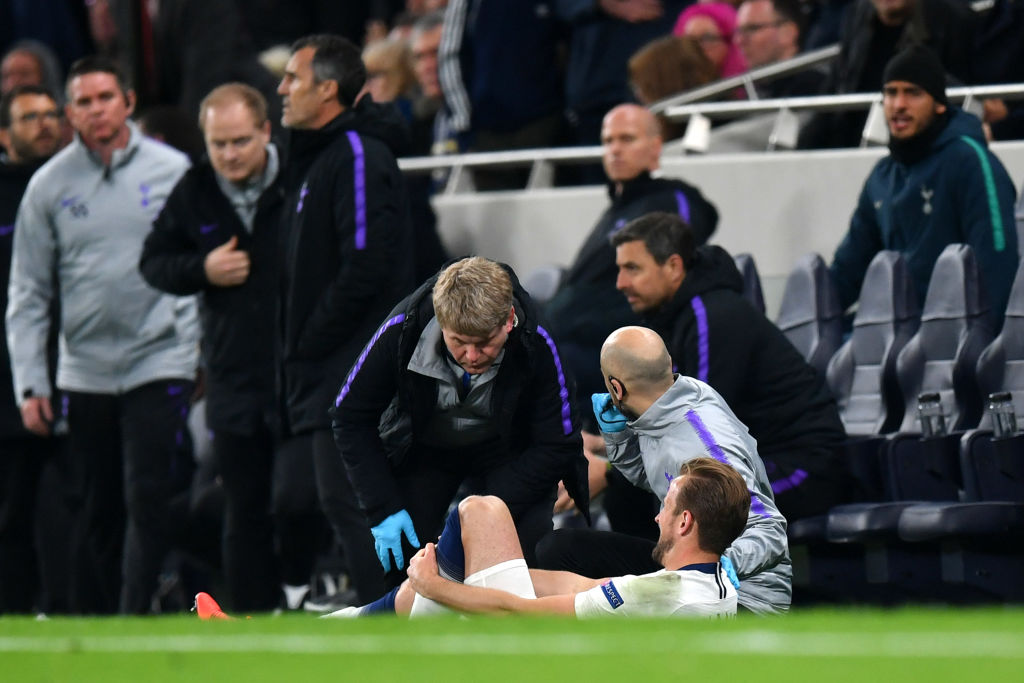 En imágenes: La dolorosa lesión de Harry Kane ante Manchester City