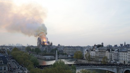 ¿No le pierden? Denuncian fraudes en donaciones para restauración de Notre Dame