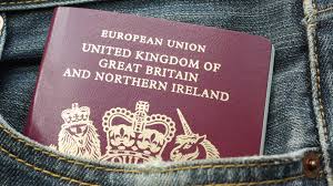 Conoce los nuevos pasaportes británicos que abandonan la UE