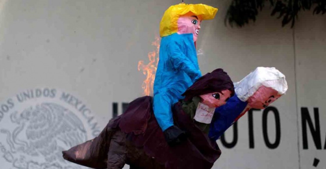 No pierdas el tino: En Chiapas, manifestantes queman piñata de Donald Trump