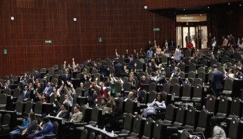 Senado aprueba dictamen de la reforma laboral; oposición critica que no contemple outsoursing