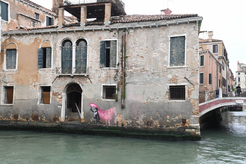 Bansky expuso en la Bienal de Venecia y ¡nadie lo notó!