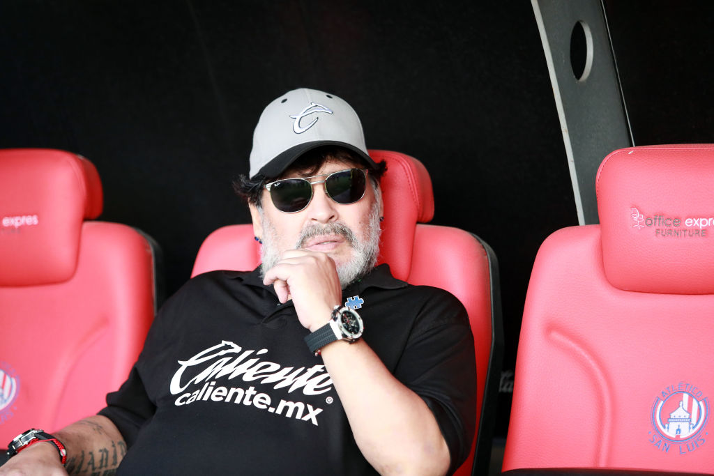 Las 3 condiciones de Maradona para quedarse en Dorados; si no aceptan una, se va