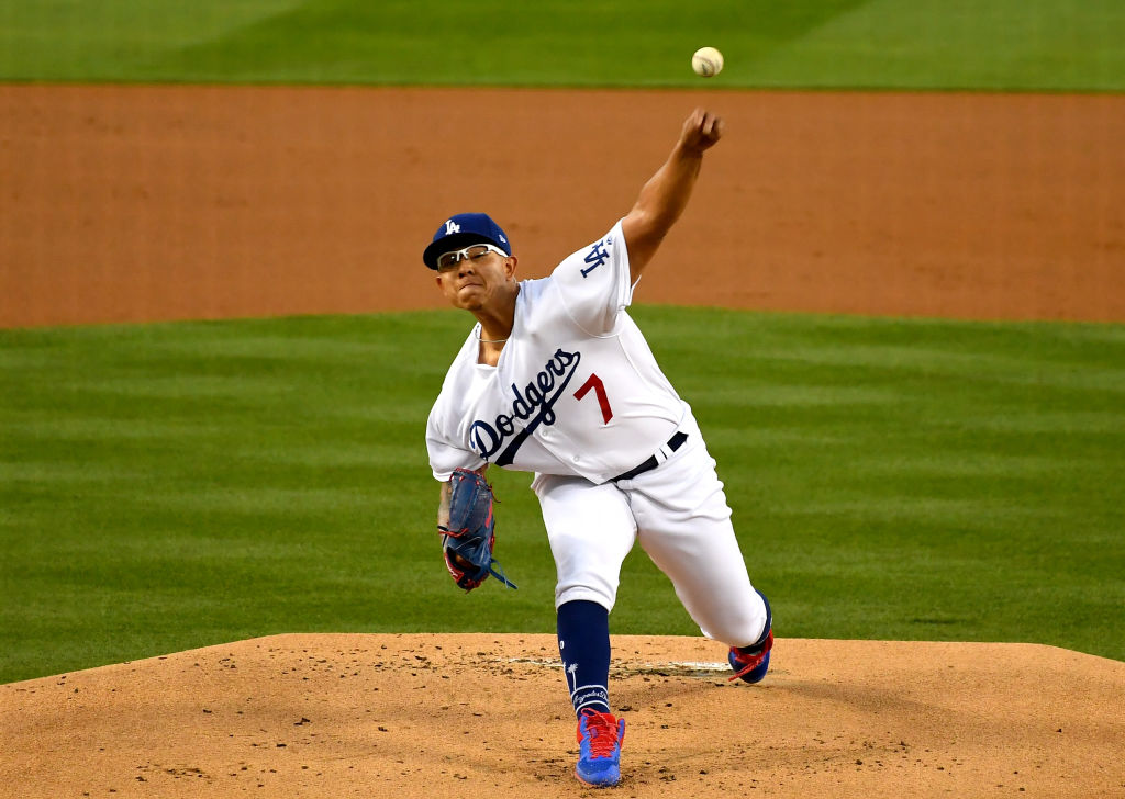 MLB da de baja administrativa al mexicano Julio Úrias por violencia doméstica