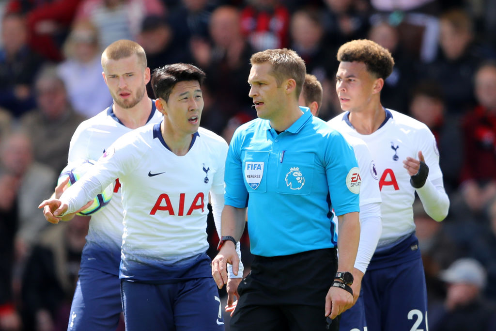 Mal día para Tottenham: 2 expulsiones y sigue sin amarrar puesto de Champions League