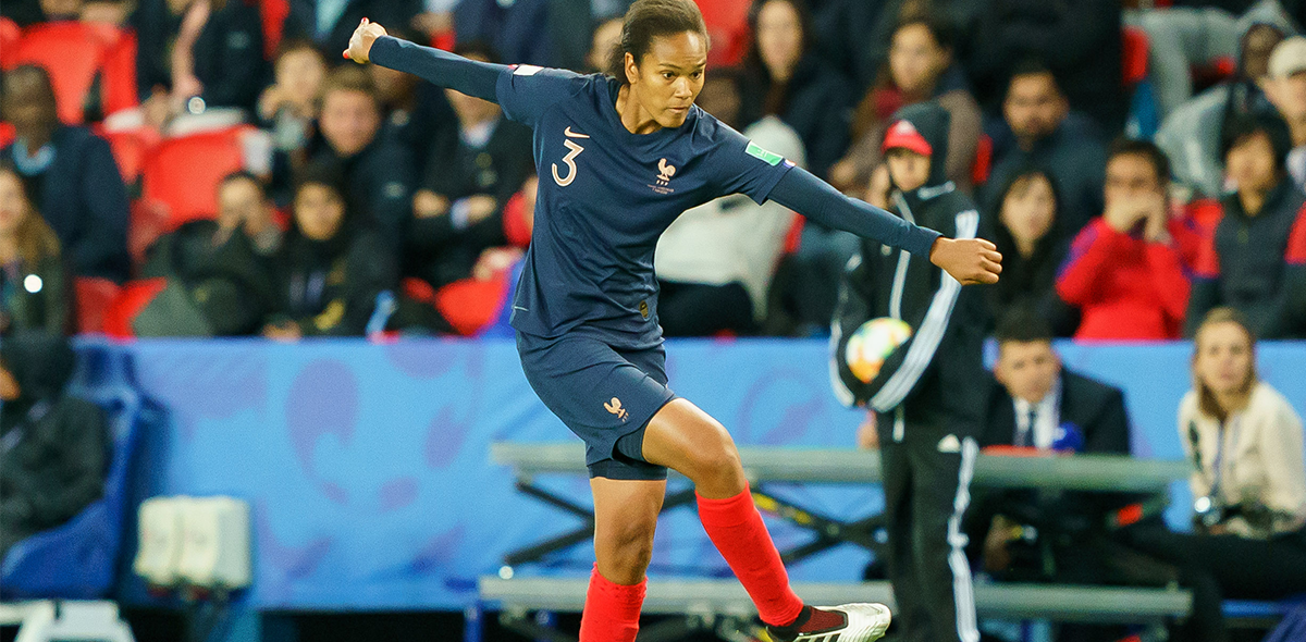 ¿El autogol más ridículo? ¡Esto pasó en el Francia vs Noruega del Mundial Femenil!