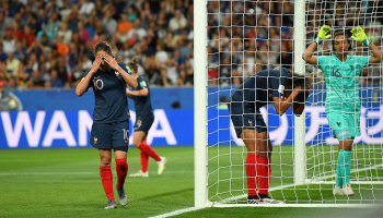 ¿El autogol más ridículo? ¡Esto pasó en el Francia vs Noruega del Mundial Femenil!