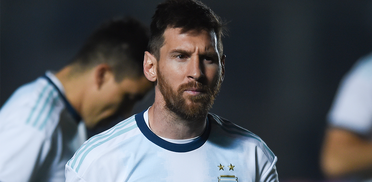 ¡Lo aman o lo odian! 'Chicharito' es el futbolista más mencionado en México