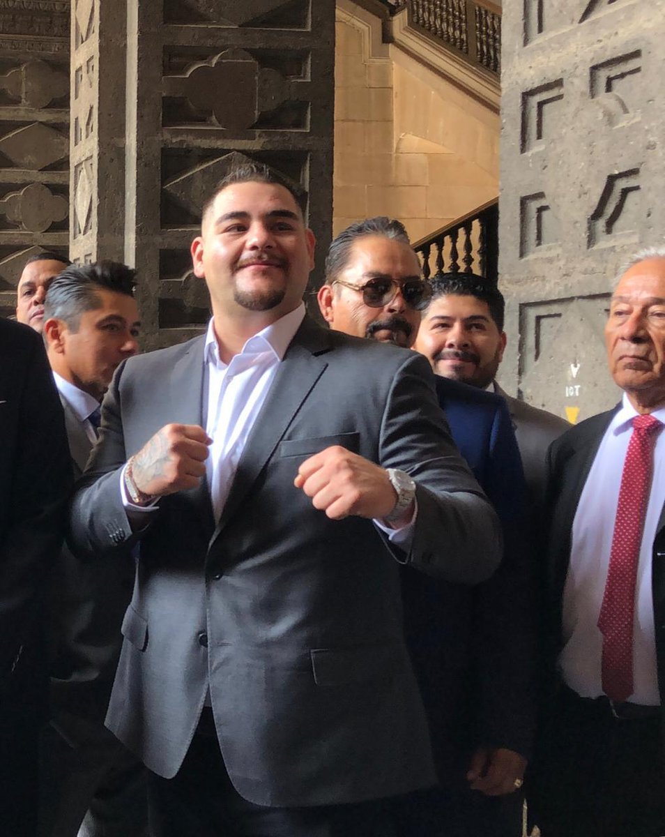 En imágenes: Así fue la visita de Andy Ruiz a AMLO en Palacio Nacional