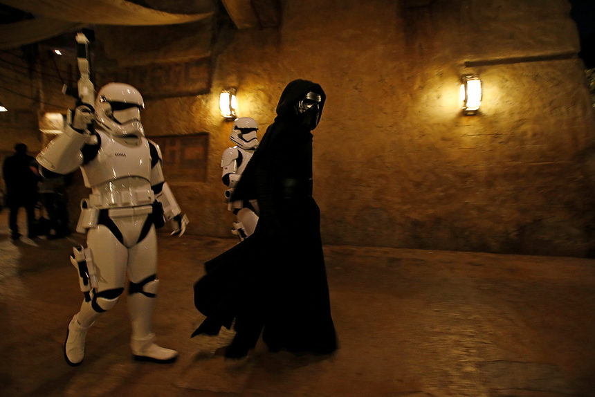 En Fotos: Un recorrido por Star Wars: Galaxy’s Edge en Disney