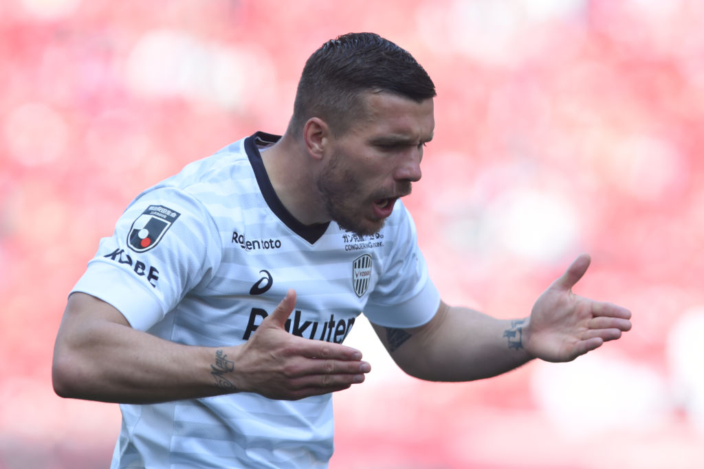 ¡Bye Rayados! Podolski fue operado del oido y pone 'pausa' a su carrera indefinidamente